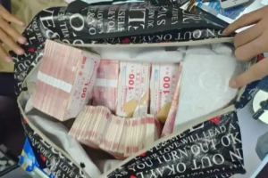Thu giữ hơn 20 tỷ đồng tiền mặt, 300 gram vàng cùng 68 chiếc điện thoại di động